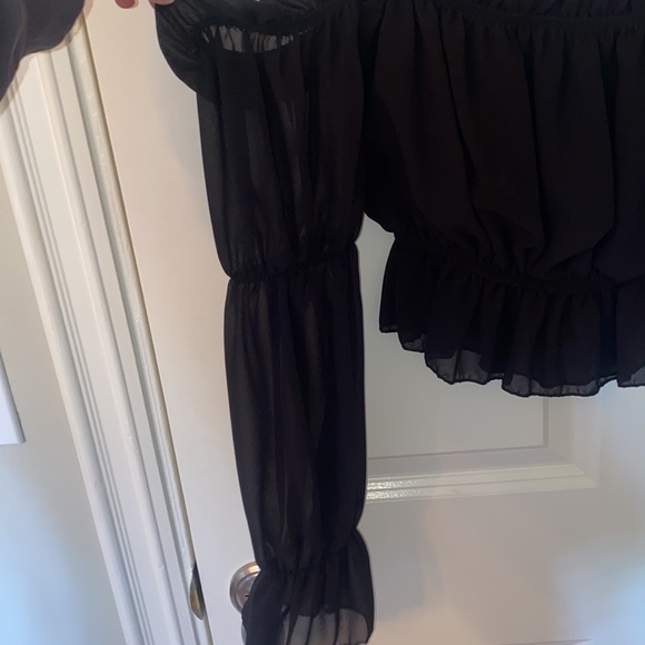 Off the shoulder crop top - Picture 3 of 3